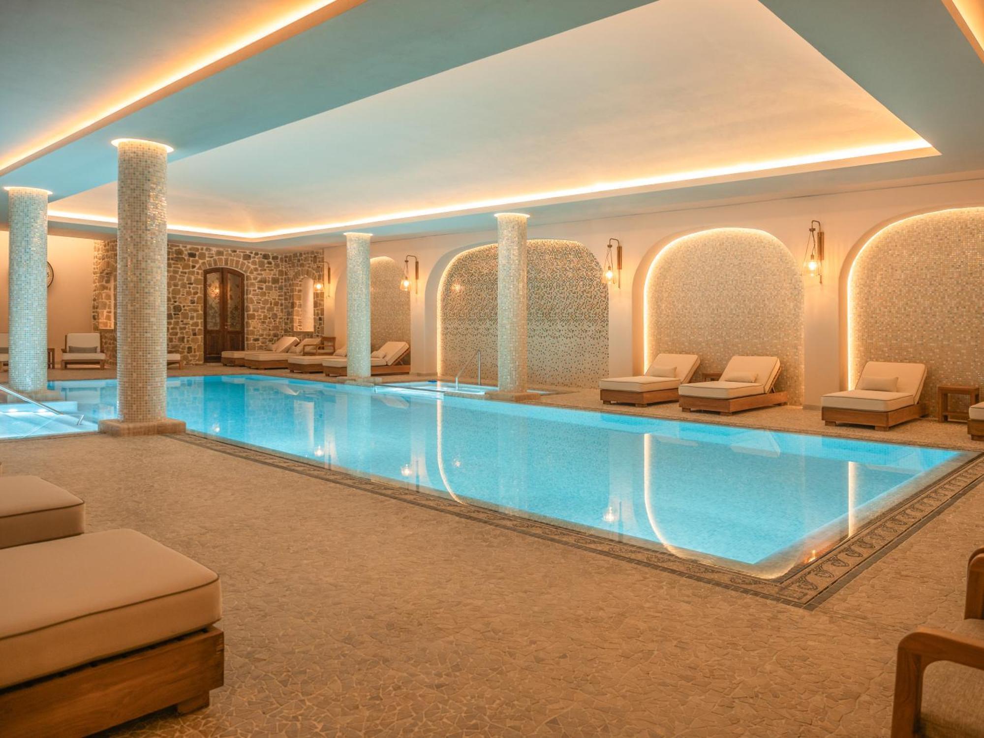 Vila Ebel Hotel Pool & Spa Корча Экстерьер фото